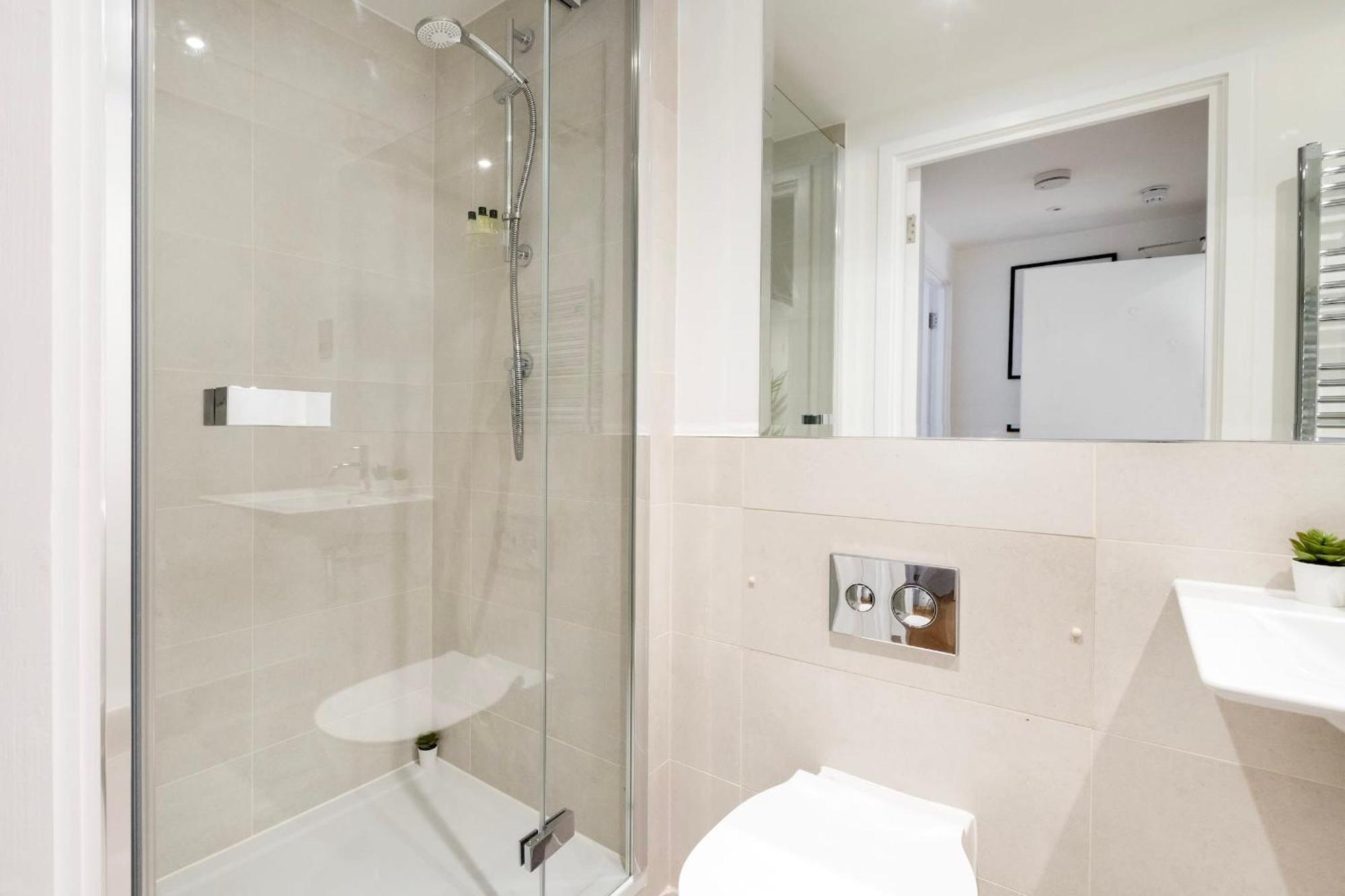Fitzrovia With Balcony - Cityapartmentstay London Kültér fotó